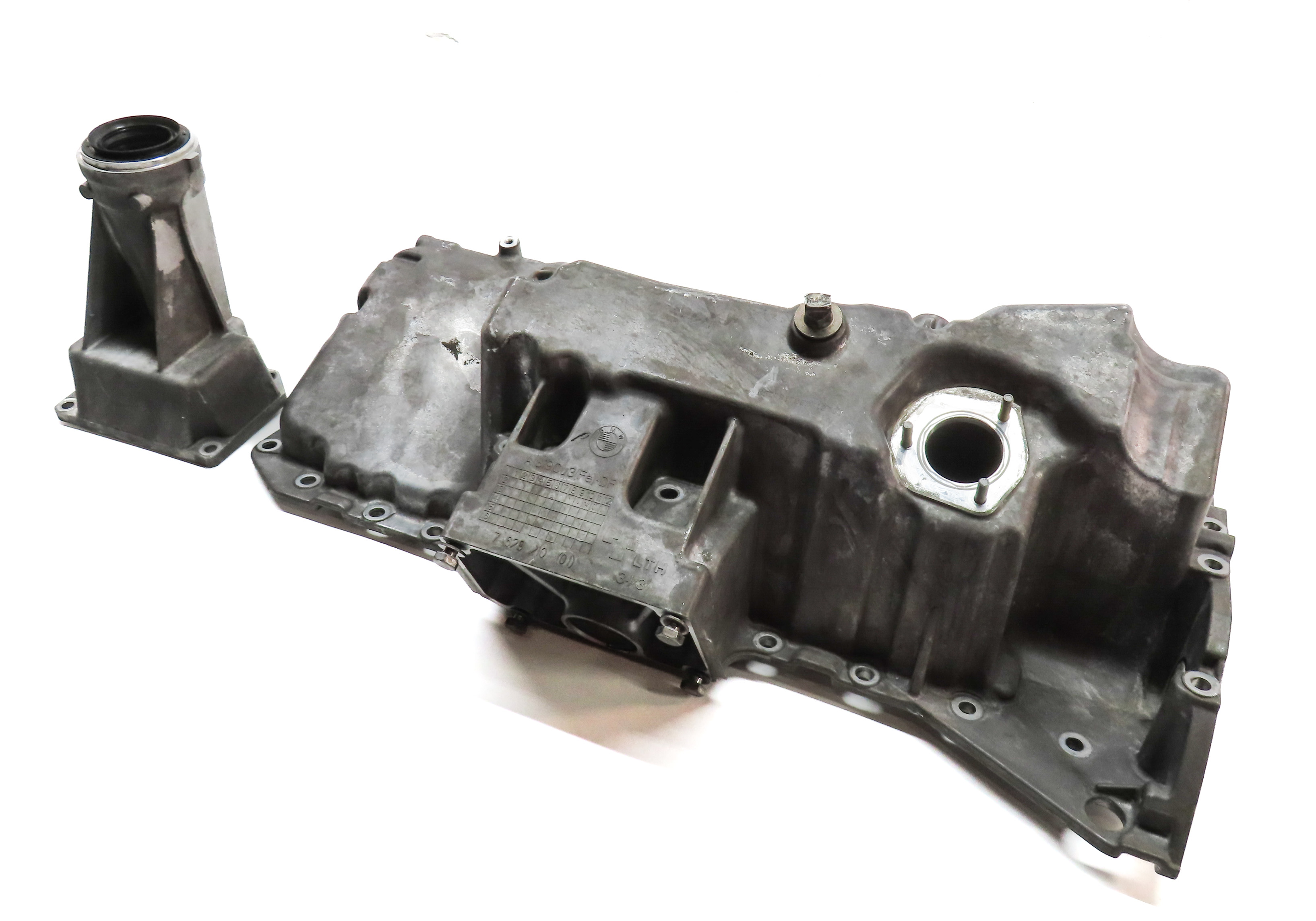 2011-2014 BMW X5 X6 (E70 E71) AWD 3.0L N55 ENGINE OIL PAN w/ OUTPUT AXLE FLANGE — exact item pictured
